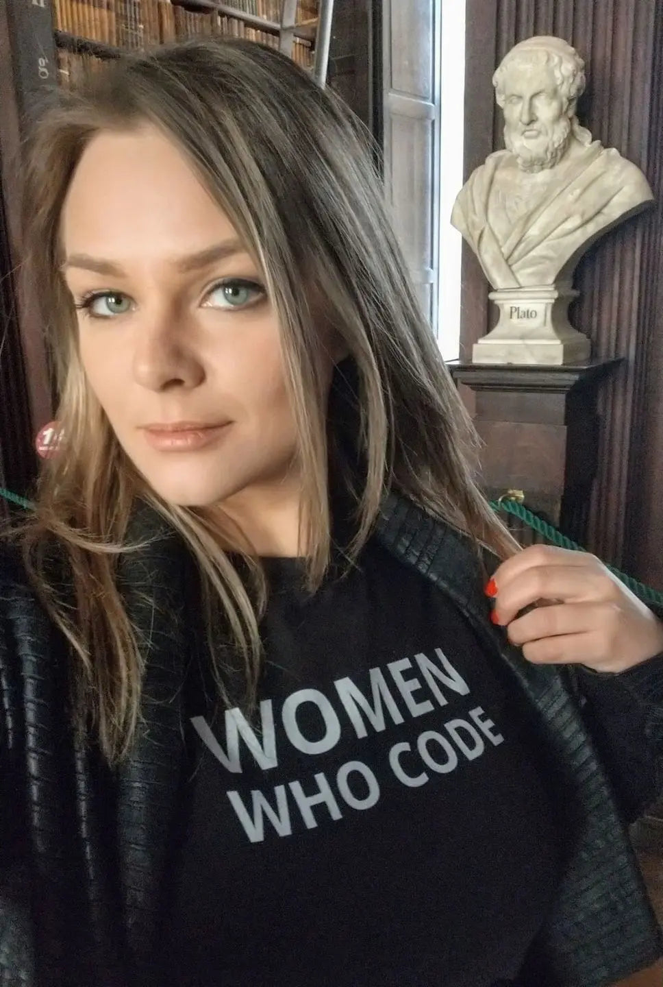 Women Who Code Empowering T-Shirt - Black - Inspiring and Comfortable DevHero India