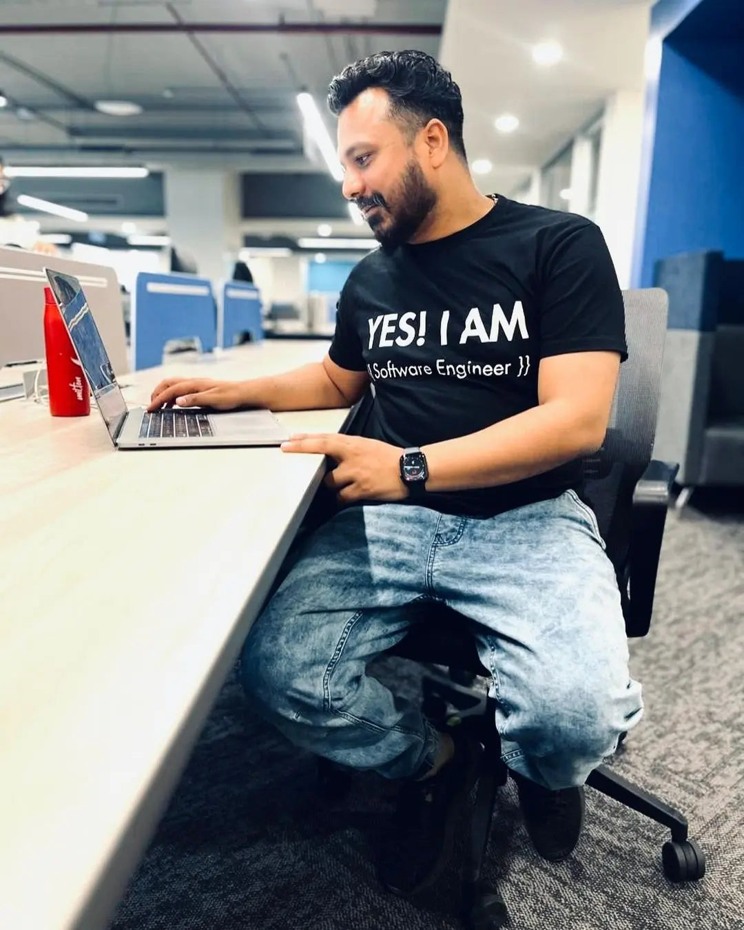 Yes! I am a Software Engineer - Unisex T-Shirt - Comfortable and Stylish DevHero India